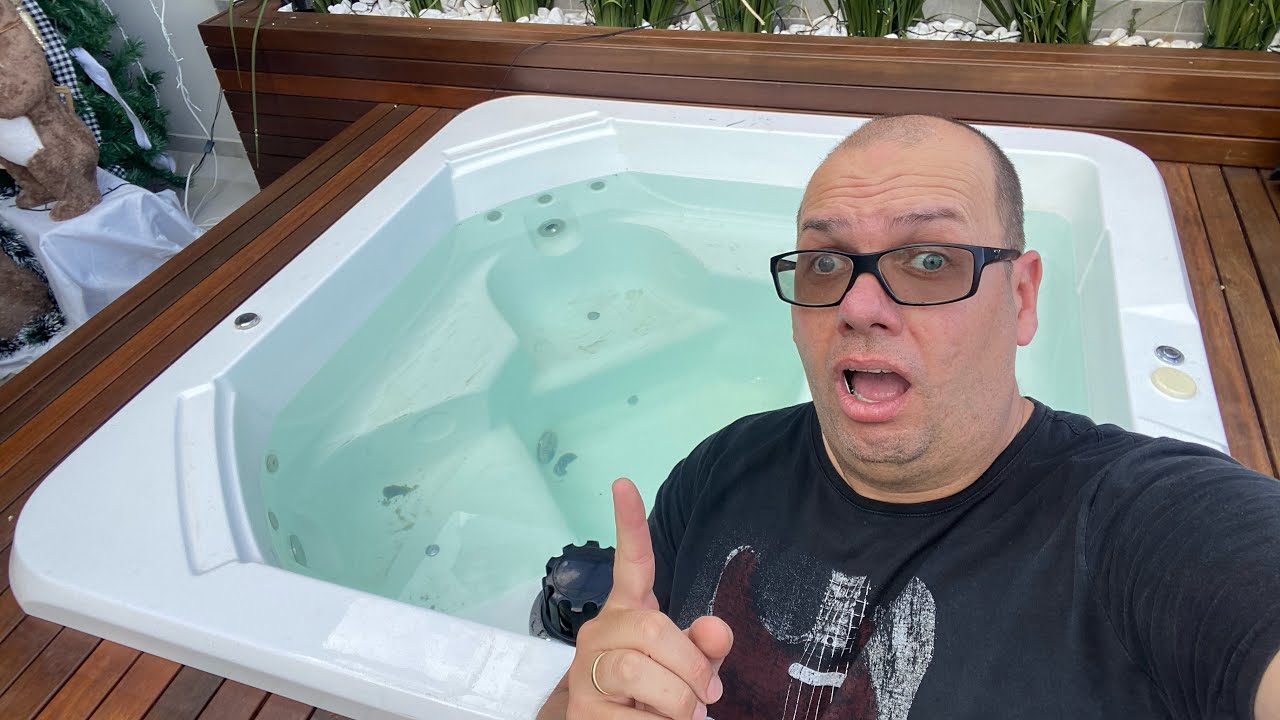 Quanto de água gasta para manter uma banheira de hidromassagem?