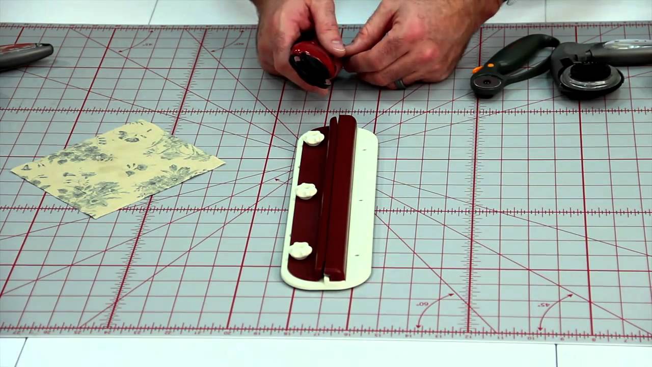 TrueCut Rotary Blade Sharpener: Sharpening 45mm Rotary blades.