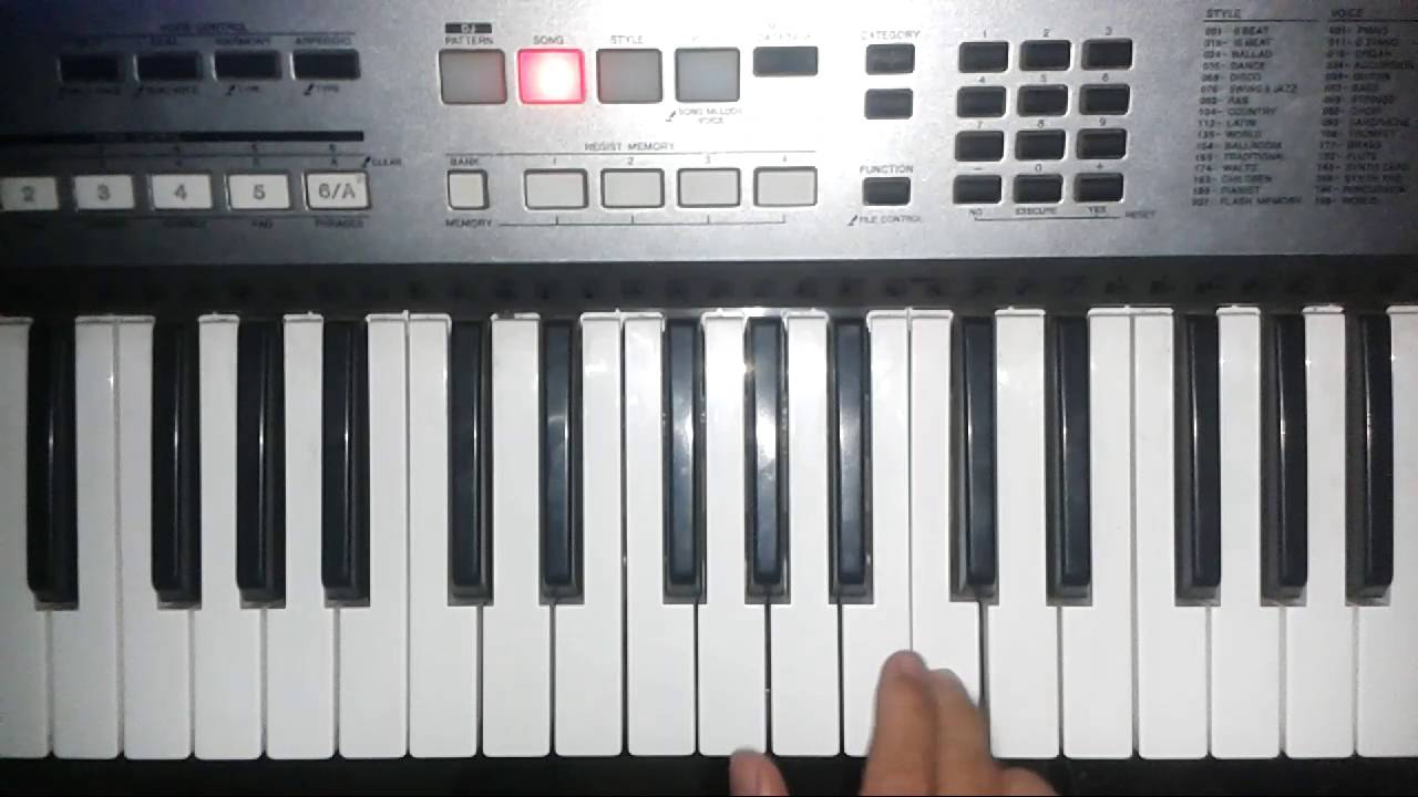 Ayudame Julio Elias melodía en teclado nota sol mayor 
