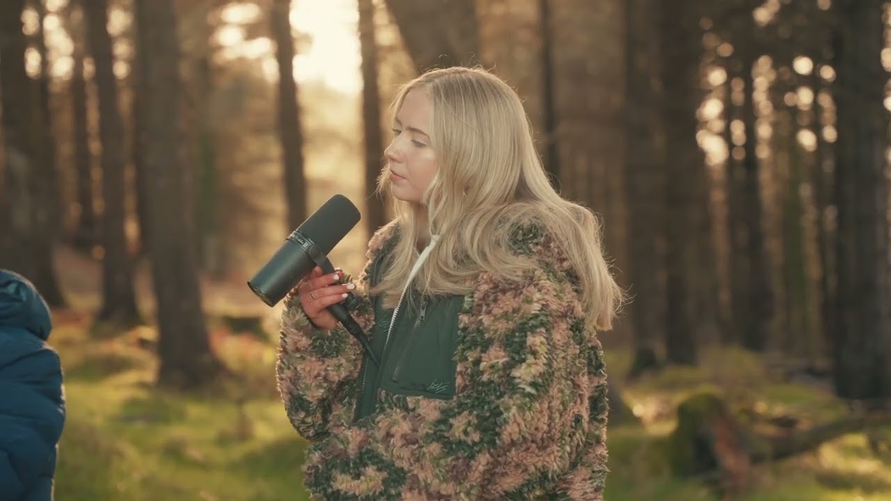 Hannah Kinsella  - Love (Acoustic Performance)