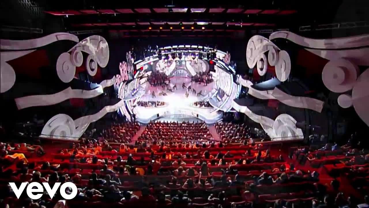 Medley: Que perdone tu señora, Pobre de ella, Esa loca (Premios Soberano 2015)