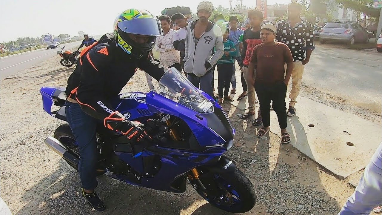 RUPEES 30LAKH YAMAHA R1 GETS INDIAN PUBLIC REACTION!!
