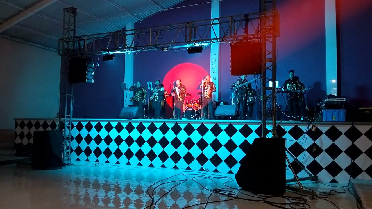 Extrañandote (En Vivo)