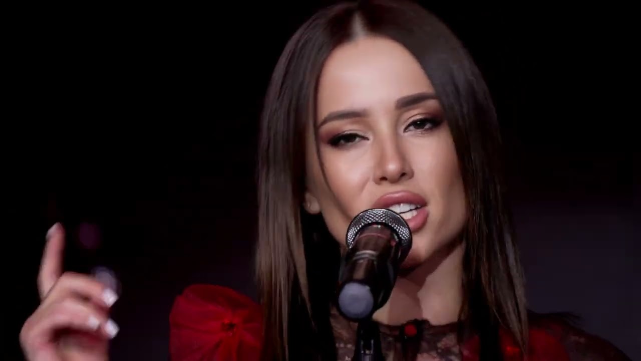 YAROMIYA - ЛИСТОПАД  | Київська хвиля Live  |  Пісня Збирає Друзів