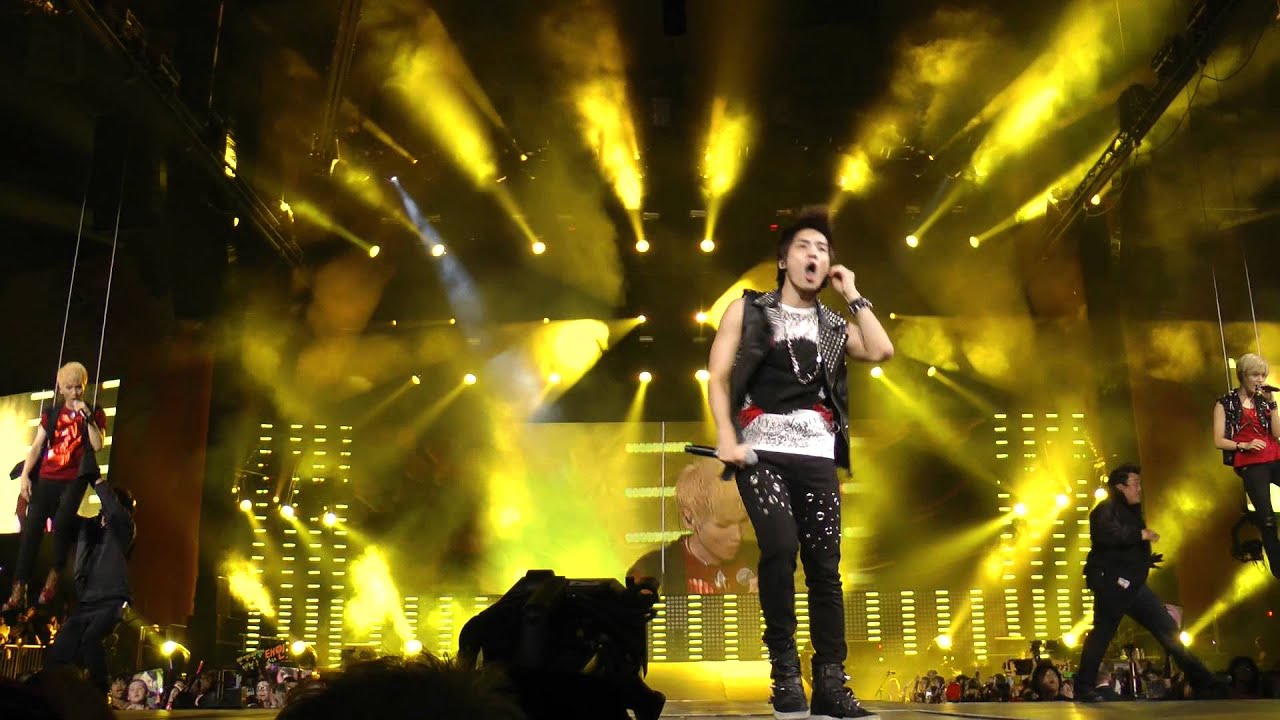 111023 SMTown NYC SHINee Ready Or Not & AMIGO