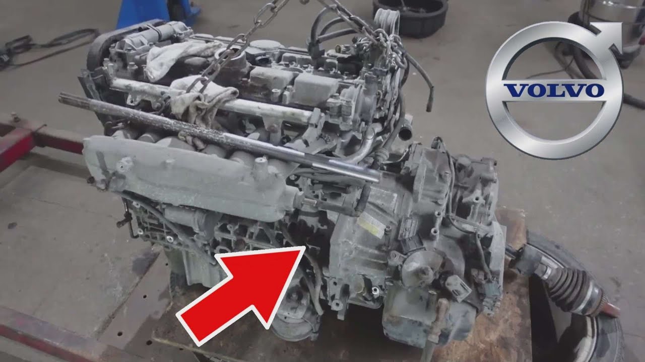 Как отделить автоматическую коробку передач от двигателя VOLVO XC70 2001-07 (снятие силового агре...