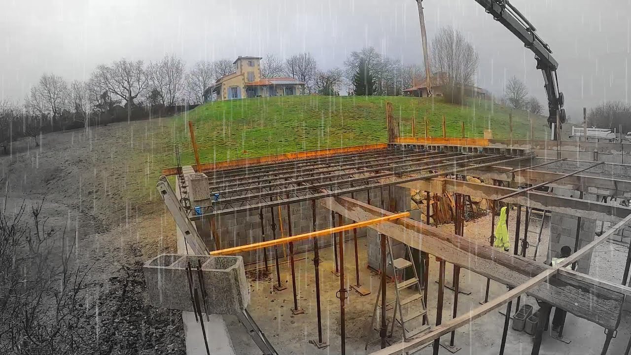 CONSTRUCTION PLANCHER BETON- ENTREVOUS CIMENT & POUTRELLES 7M -TIME LAPSE