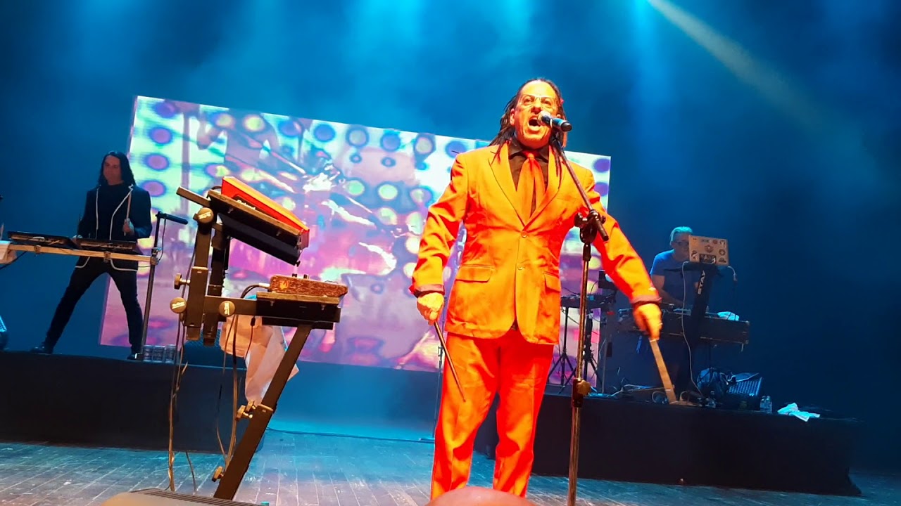 Information Society Running Credicard Hall  06/09/2019