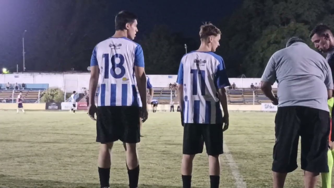 Arrancaba el segundo tiempo entre Carmelo y fray bentos categoría sub-18 8 minutos en diferido 1a0 