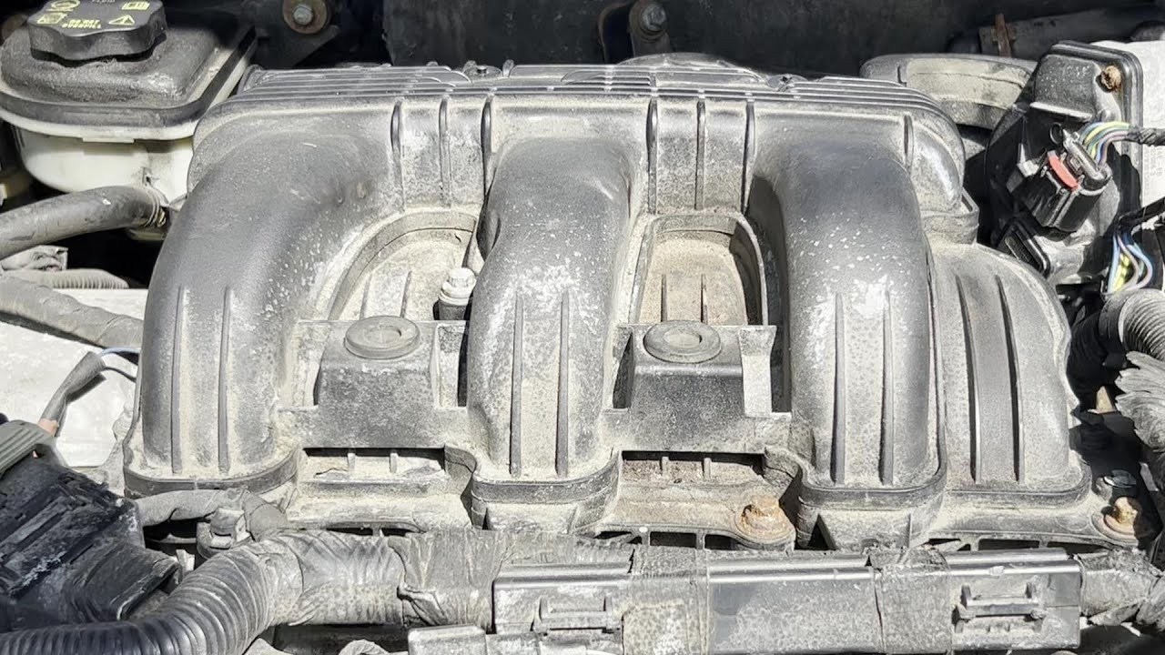 Снятие верхнего впускного коллектора и замена прокладки на Lincoln MKZ 2007, 2008, 2009 гг.