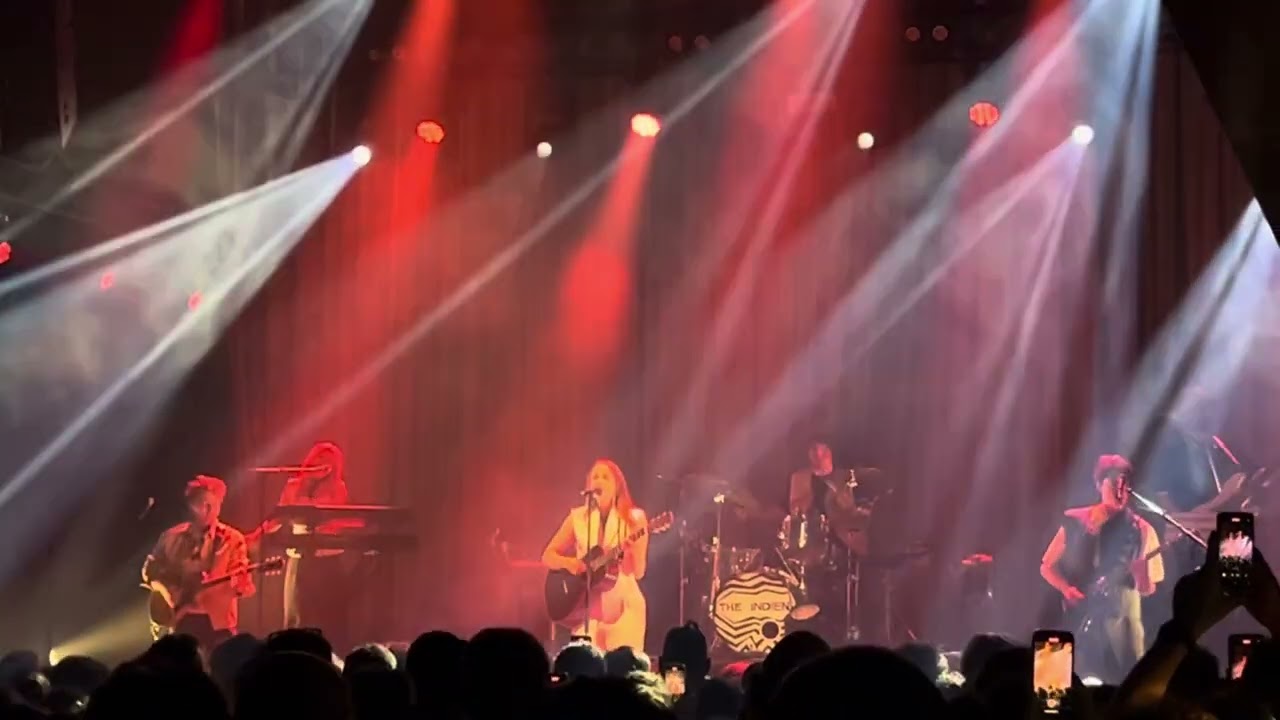 The Indien - Dancing on my feelings, live in het Paard, den Haag, 15 maart. Amazing full version!