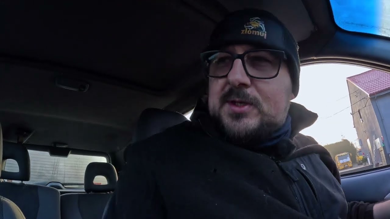 Toyota RAV 4 na placu i kilka słów o tym, jak nie przepłacić za elektryka 🔌🚙