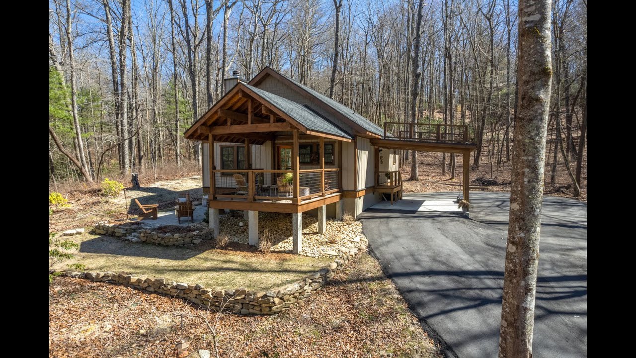 853 Cardinal Road, Brevard, NC 28712