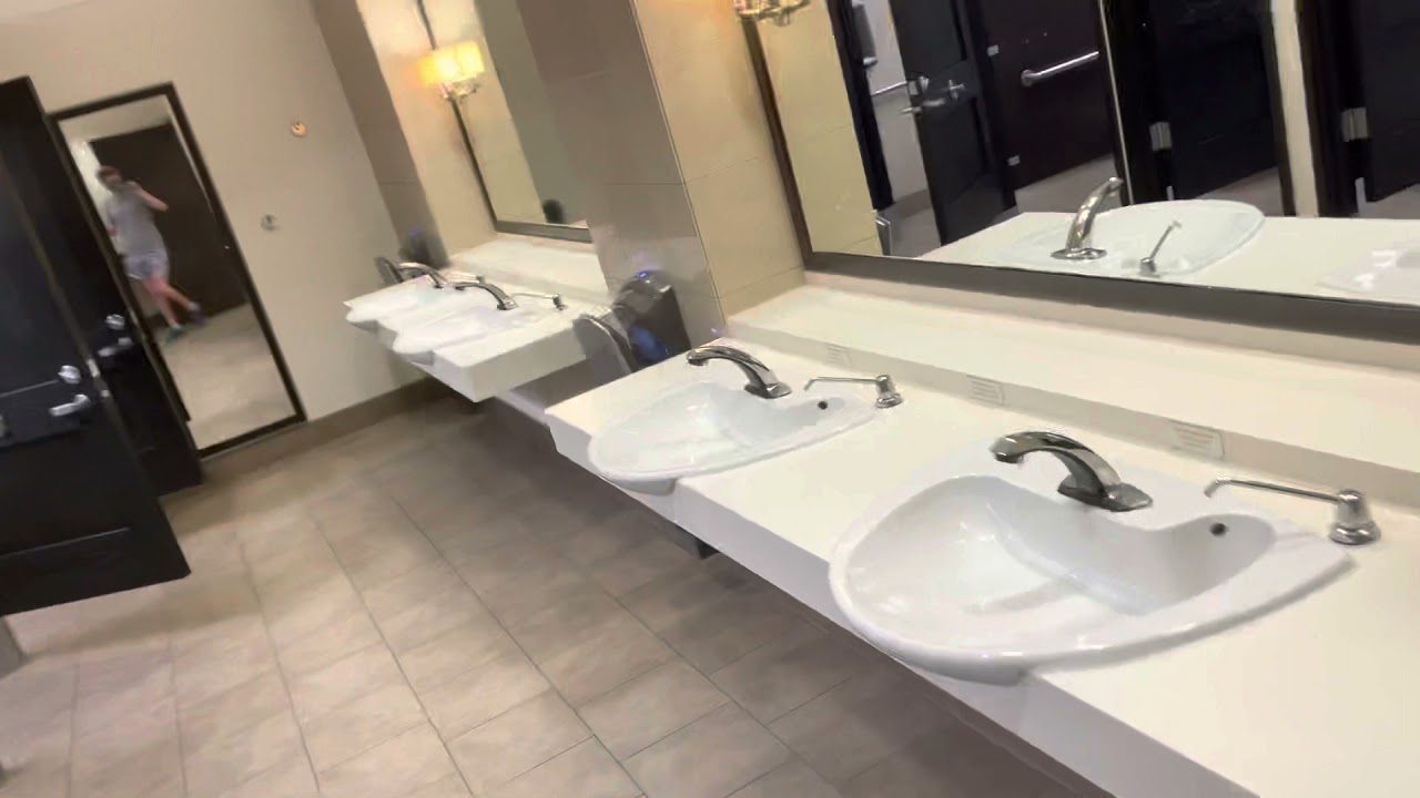 L114. Mitsubishi Jet Towels (3/4) | Nordstrom, Galleria Dallas | Dallas, TX