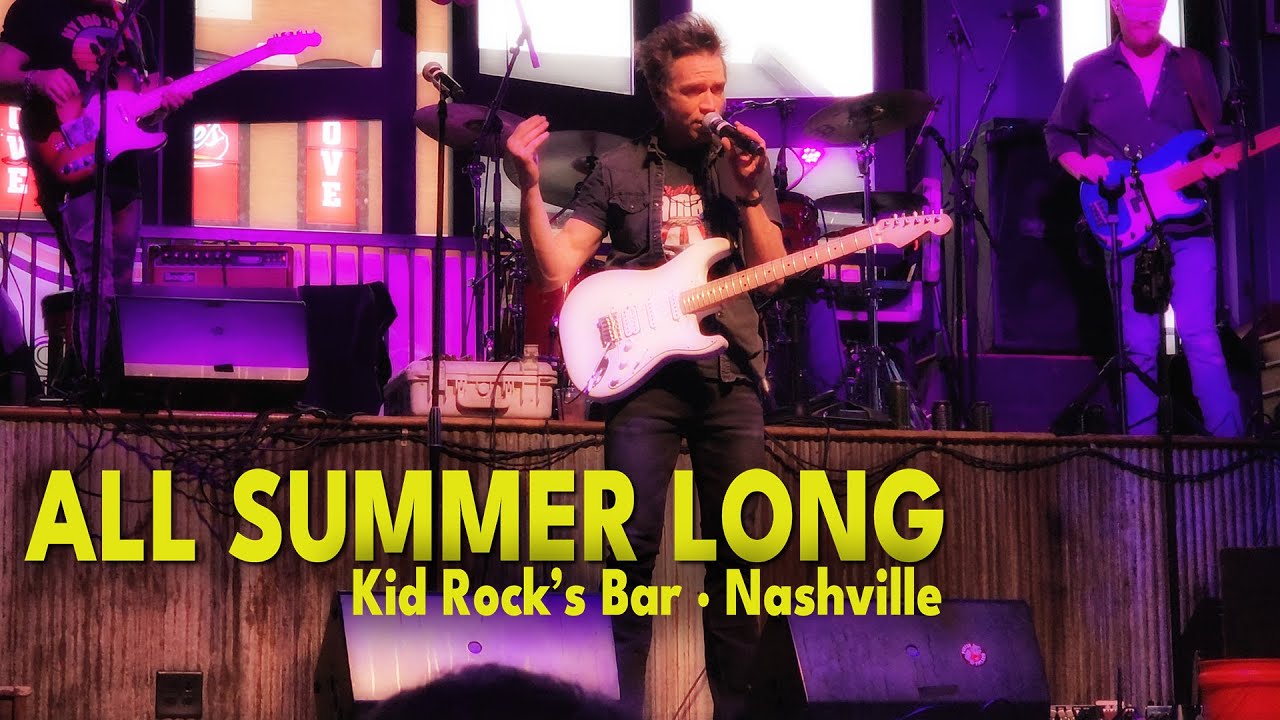 Kid Rock’s Bar (Нэшвилл): «All Summer Long» вживую на Нижнем Бродвее.