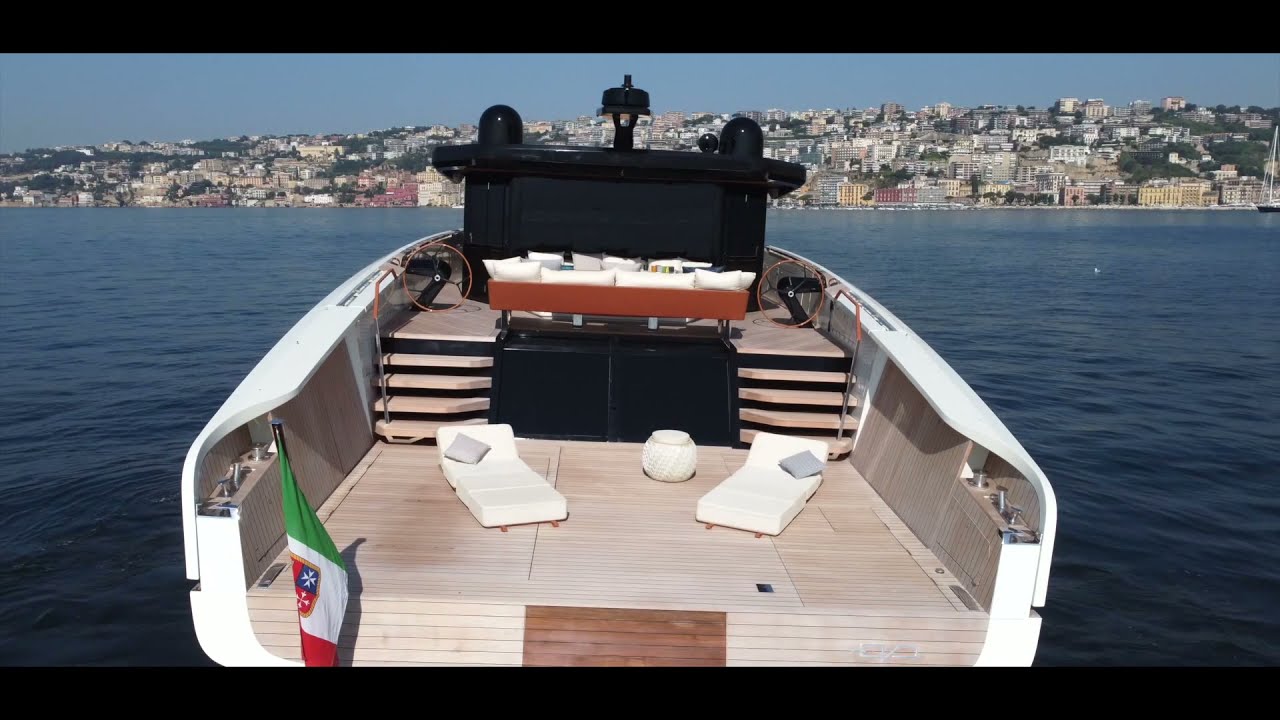 Обзор яхты-матрёшки – 23,71-метровой модели Evo V8 от бренда Evo Yachts верфи Blue Emme Yachts