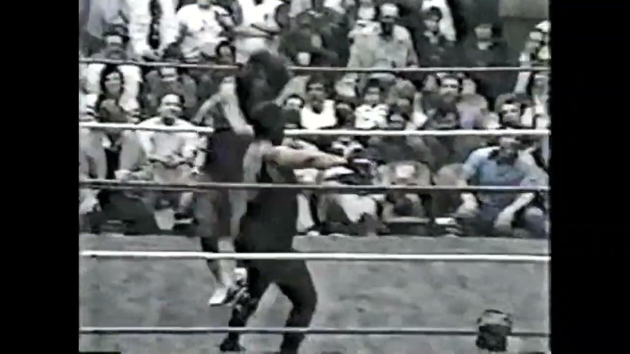 POWW Wrestling: Princess Jasmine vs. Devila