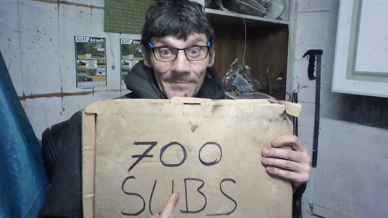 700 SUBS AND A CHIT CHAT
