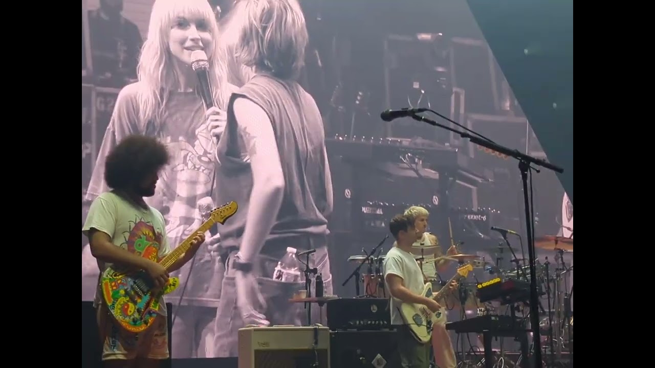Paramore - Misery Business/Ain't It Fun --- recorded from barricade @Hard Rock Live (June 14, 2023)