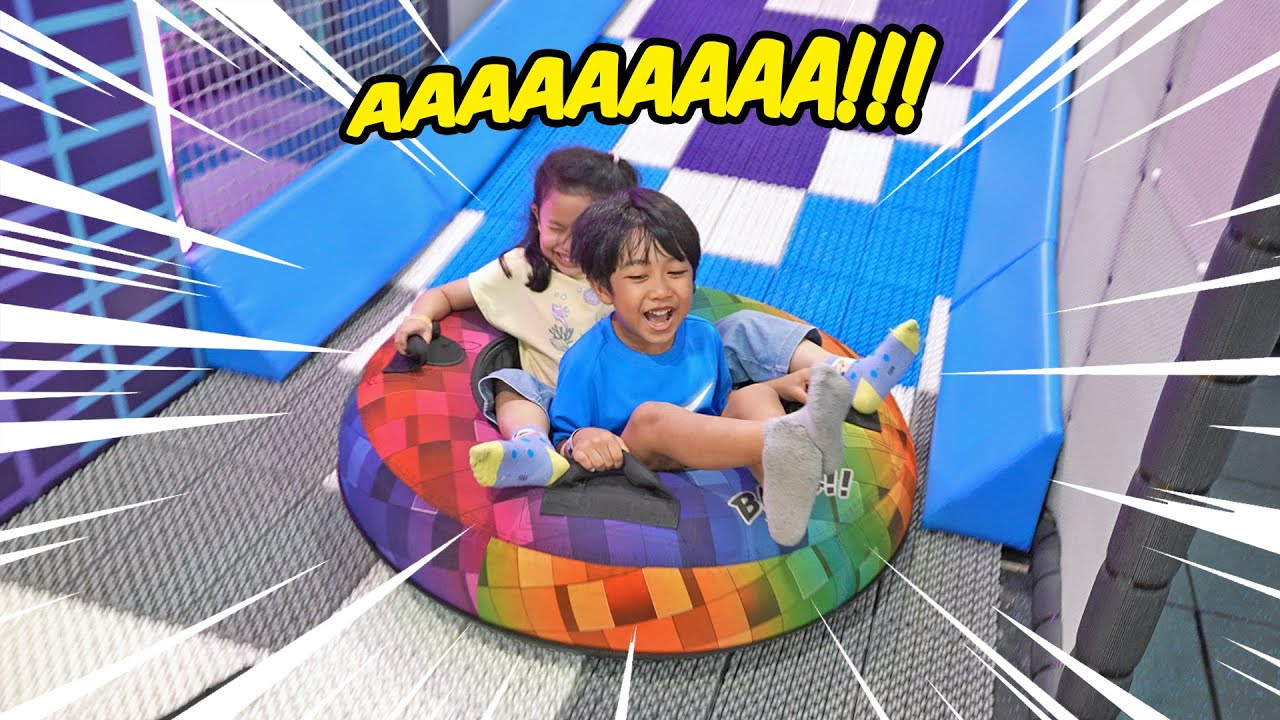 Kyo Bermain di Playground Bareng Teman Sekolah