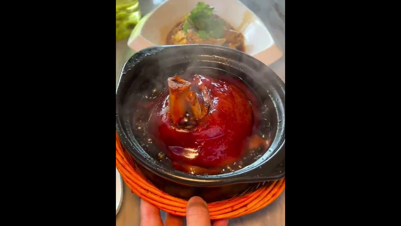 Four-Hour Braised Pork Knuckle: Tender, Flavorful, and Uniquely Different from German Pork Hock