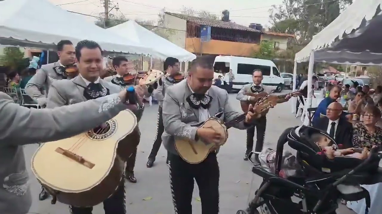 100 % mexicano Mariachi internacional los Pérez