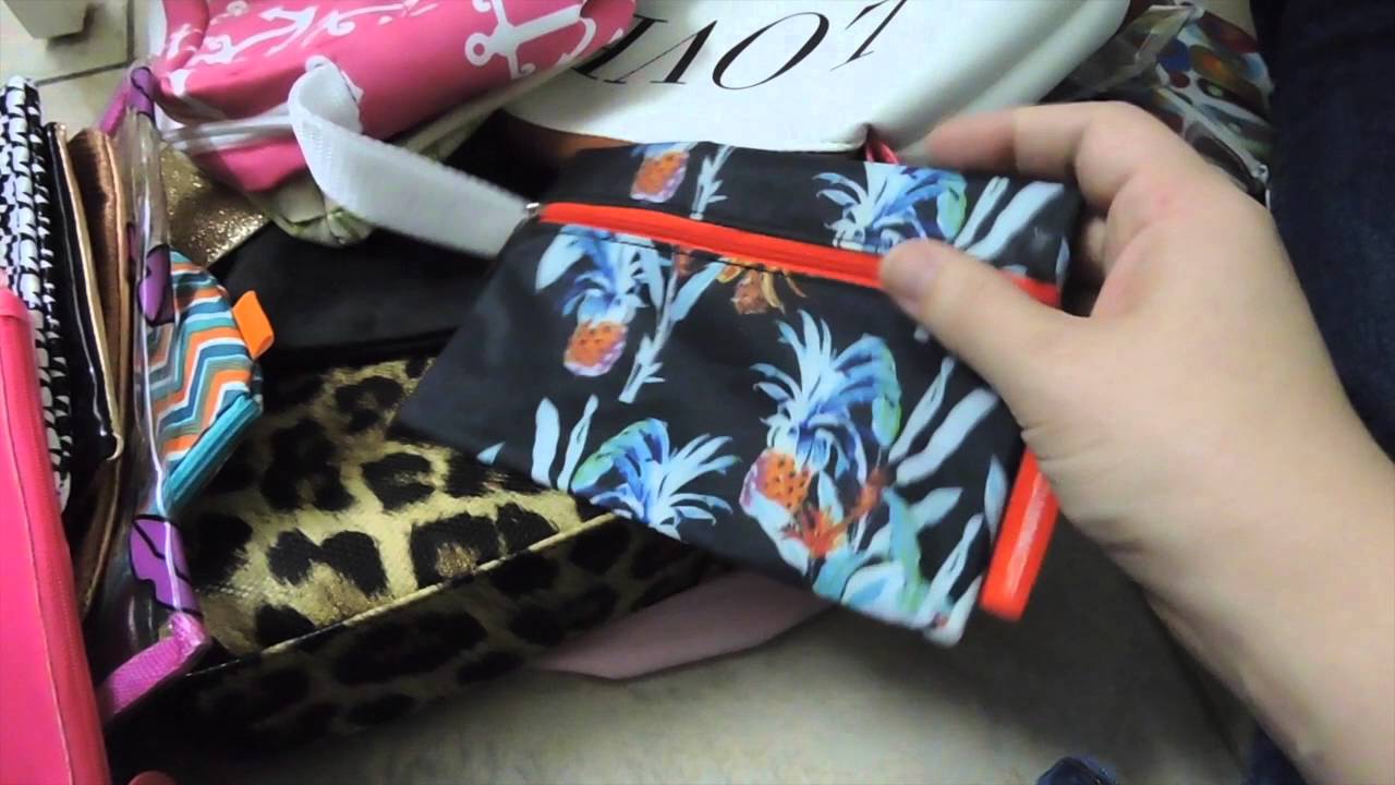 MAKEUP DECLUTTER: Cosmetic Bags!