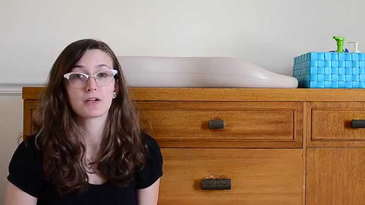 Keekaroo Peanut Diaper Changer Review