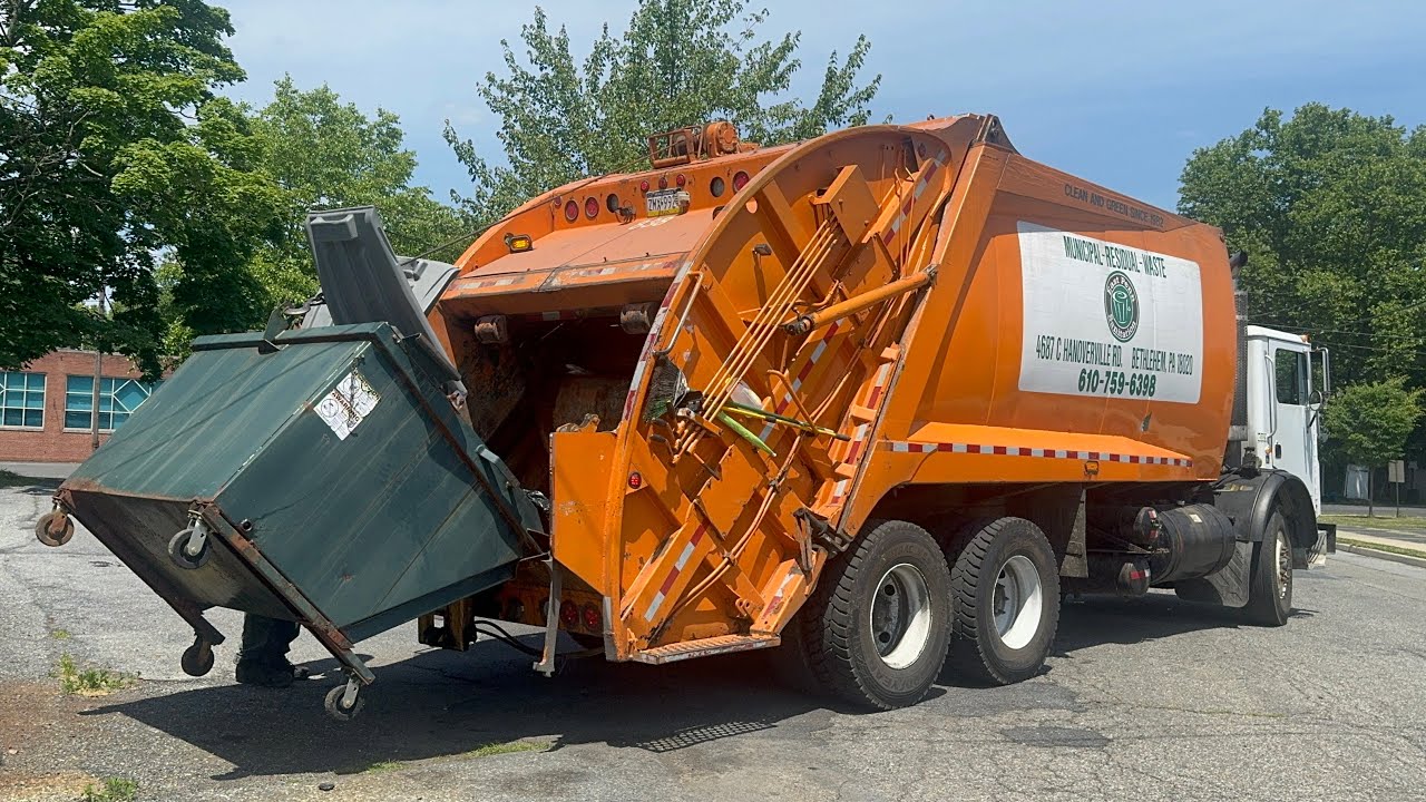 East Penn Sanitation 838 ~ Mack MR McNeilus Rear Loader