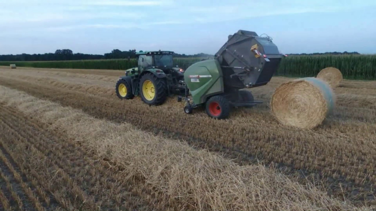 Pressage de paille 2019 avec JOHN DEERE 6150R et presse FENDT 4180V Xtra Cut