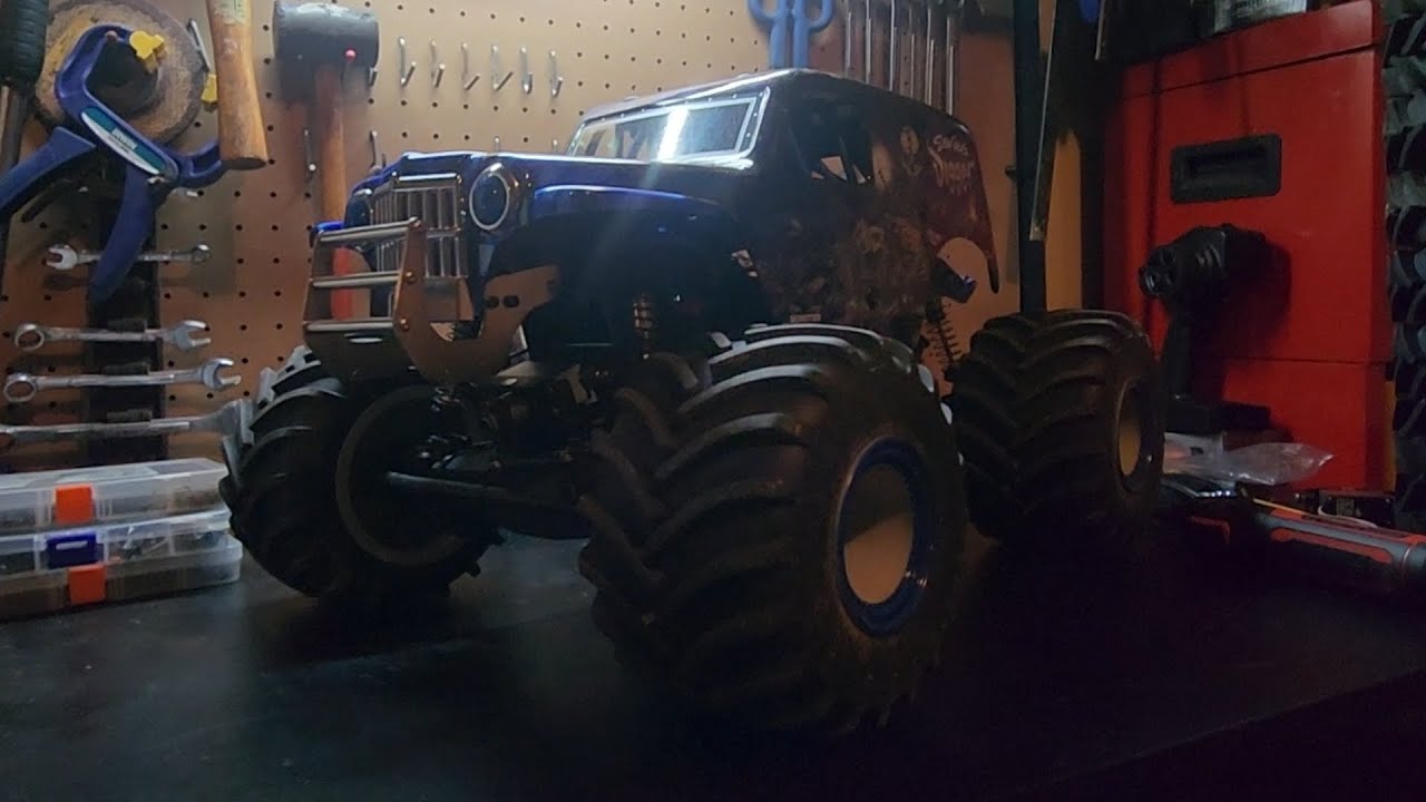 Vgoohobby, Amazon Losi LMT front bumper. Son Uva Digger, Grave Digger, without instructions. 