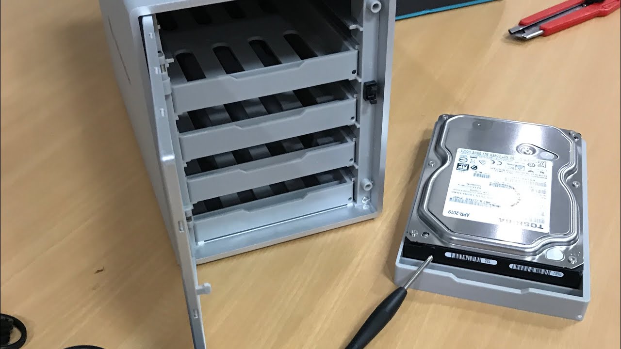 Unboxing Yottamaster 5 bay