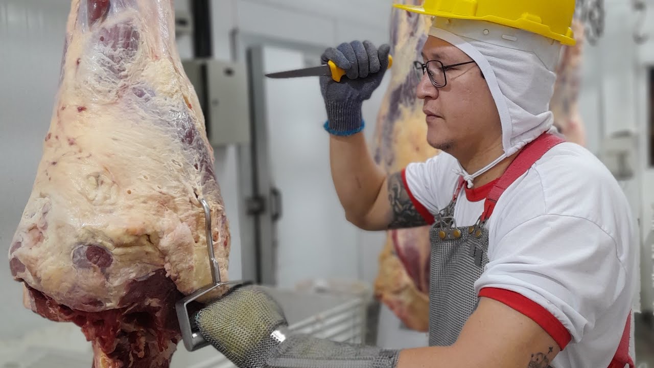 Desossa de alguns cortes do traseiro bovino