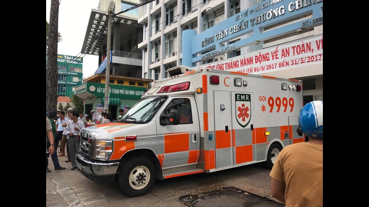 Xe cứu thương FMP hụ còi inh ỏi, các xe taxi quyết không nhường đường - Dashcam on FM Ambulance