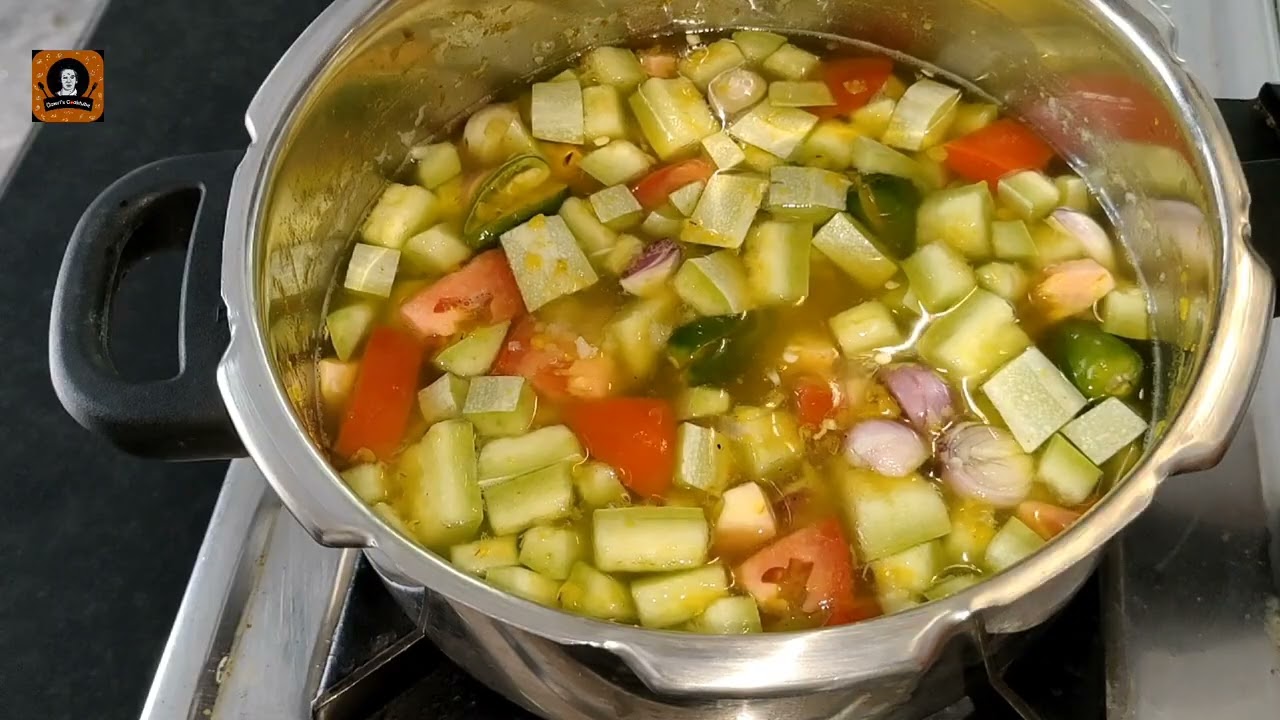 പടവലങ്ങായും പരിപ്പും കറി  /Padavalanga parippu curry#cooking #food #onam #onamspecial