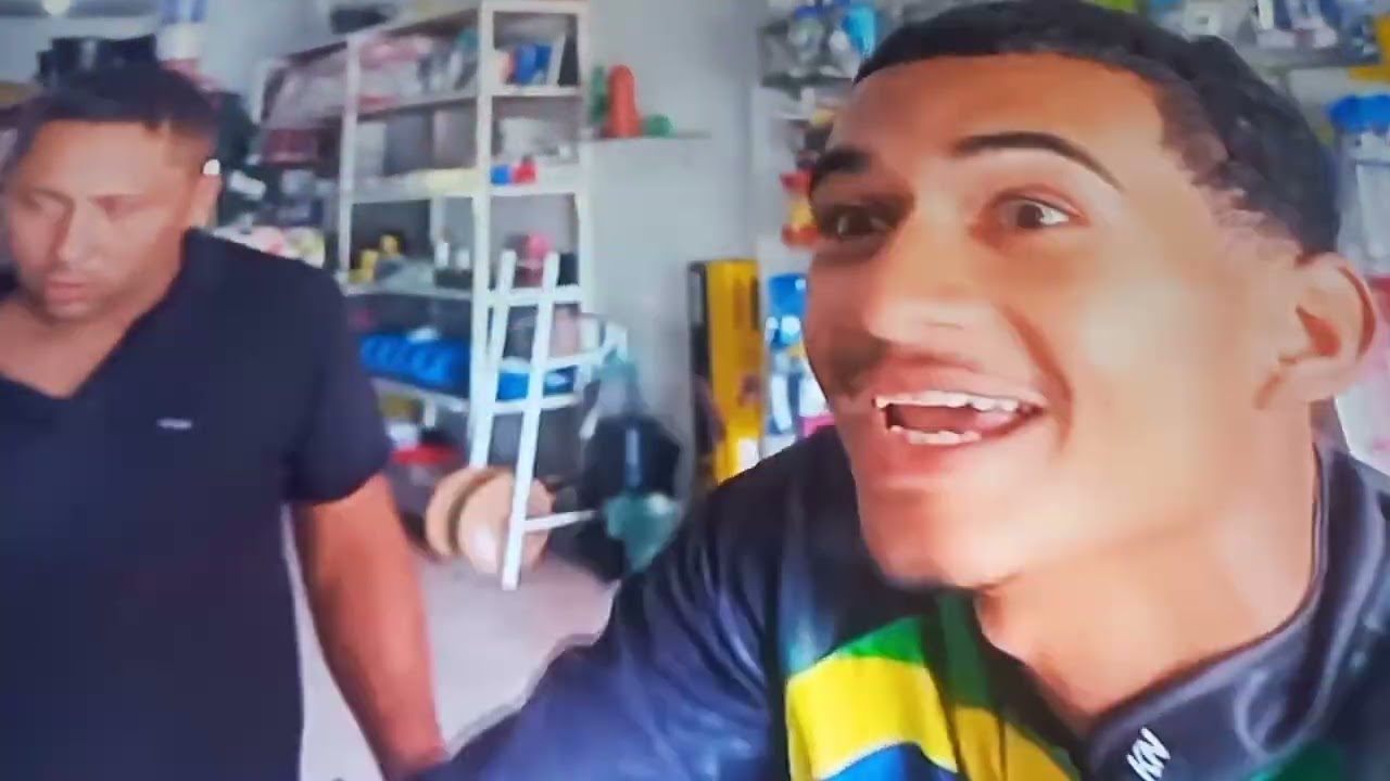 Podonga voltou para dar uma surpresa para o brutinho 