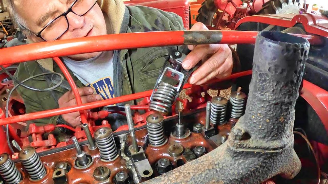 Engine Carnage. Fixing the Farmall MD Tractor