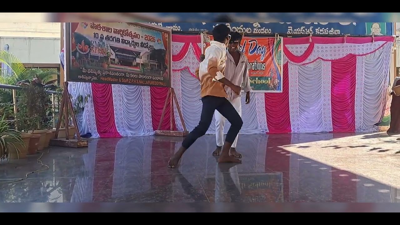 రబ్బరు గాజులు.. #dance #school 