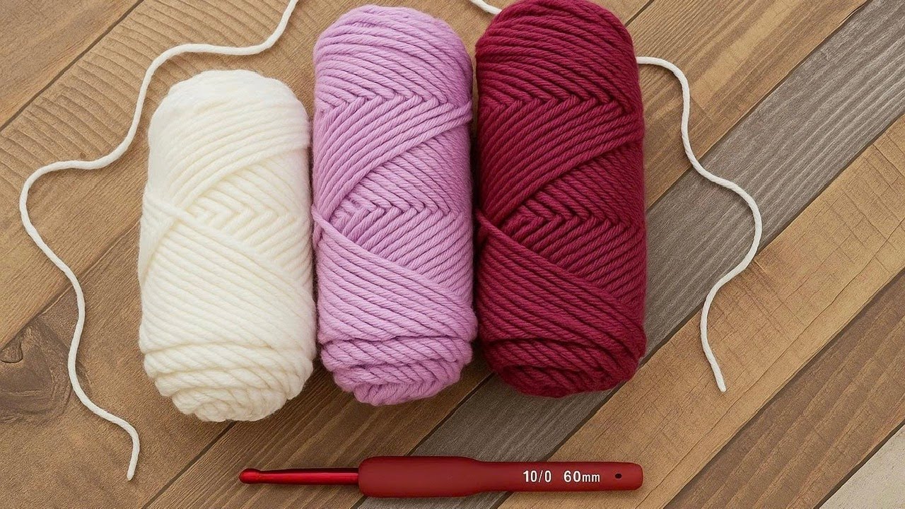 ONCE YOU SEE THESE TWO BEAUTIFUL SQUARES, YOU’LL WANT TO CROCHET THEM ALL! GRANNY SQUARE