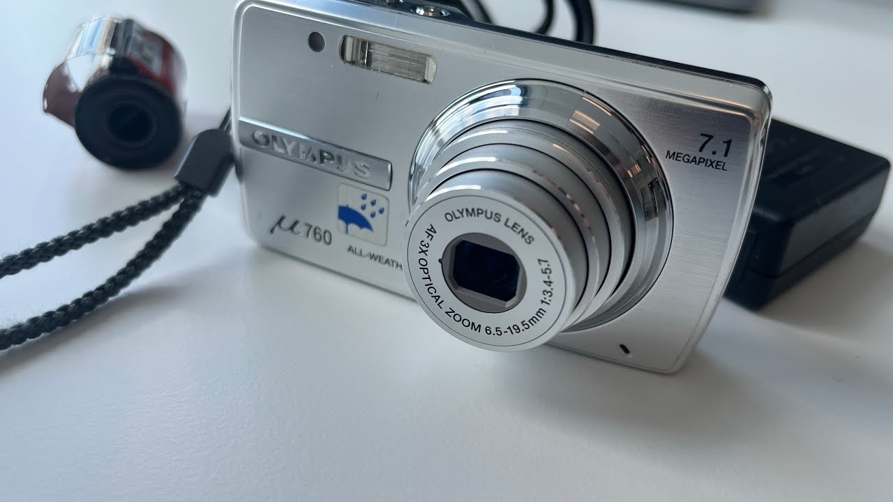 Olympus mju 760 old digital photo camera 7.1MPx AF zoom 3x optical lens all-weather compact