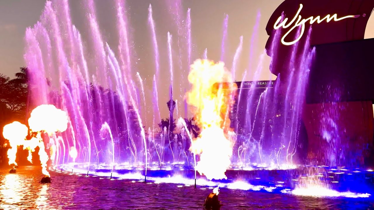 Wynn Macau Fountain - Diamonds are forever