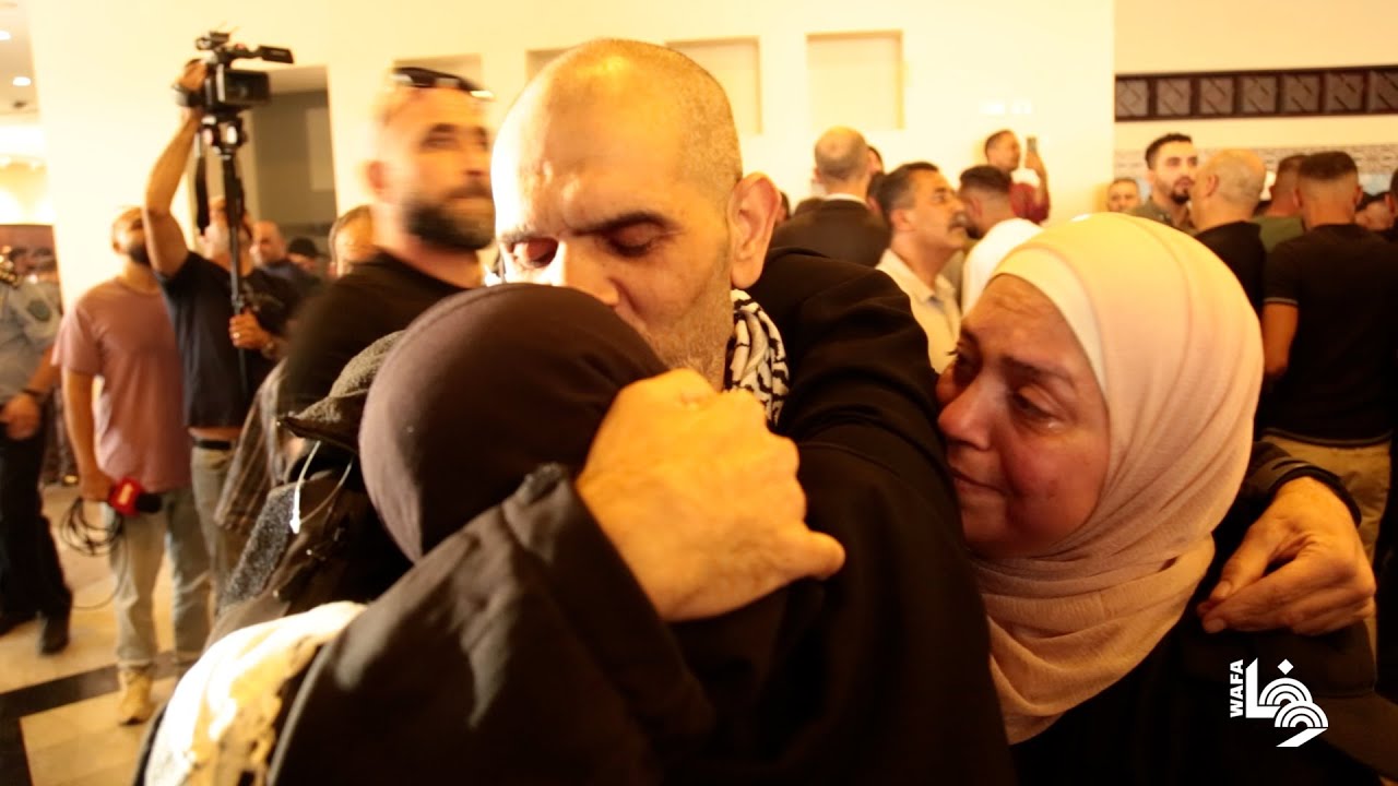 استقبال الأسرى المحرّرين في رام الله بعد الإفراج عنهم من سجون الاحتلال الإسرائيلي