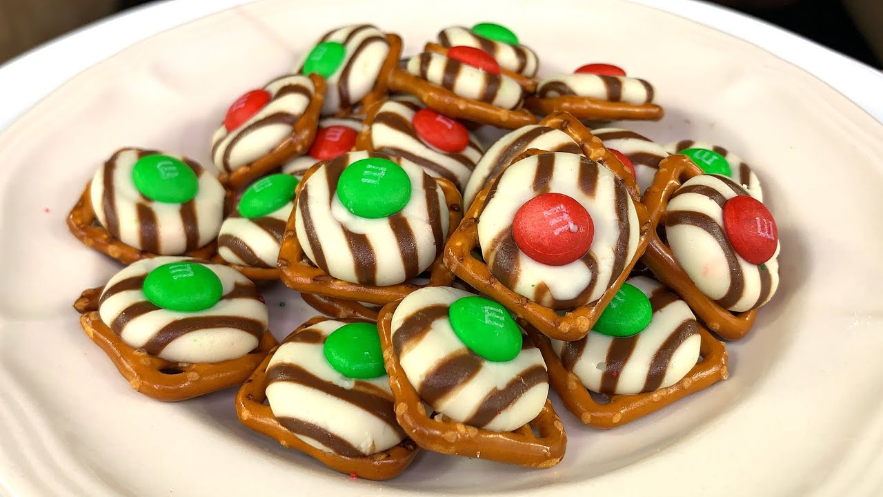 HOW TO MAKE PRETZEL M&M HUGS!
