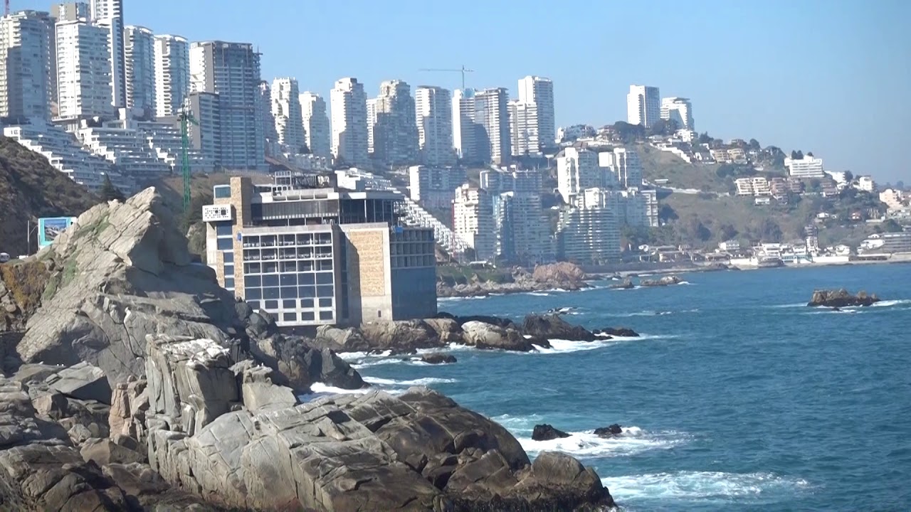 Conc&oacute;n, Valpara&iacute;so region, Chile. Ocean waves. Relax. - Part 1.
