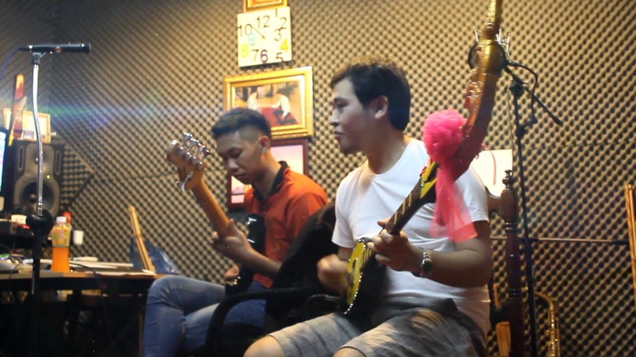 เดี่ยวพิณลำเพลิน อาจารย์เนส ทับถนน [Official MV]