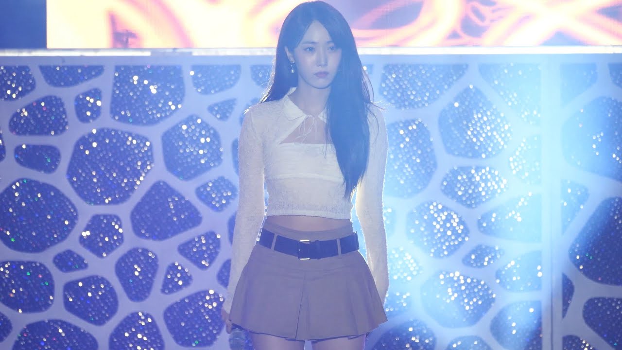 비비지 신비 직캠 4K ‘Love You Like’ (VIVIZ SINB FanCam) @ 거제 220930