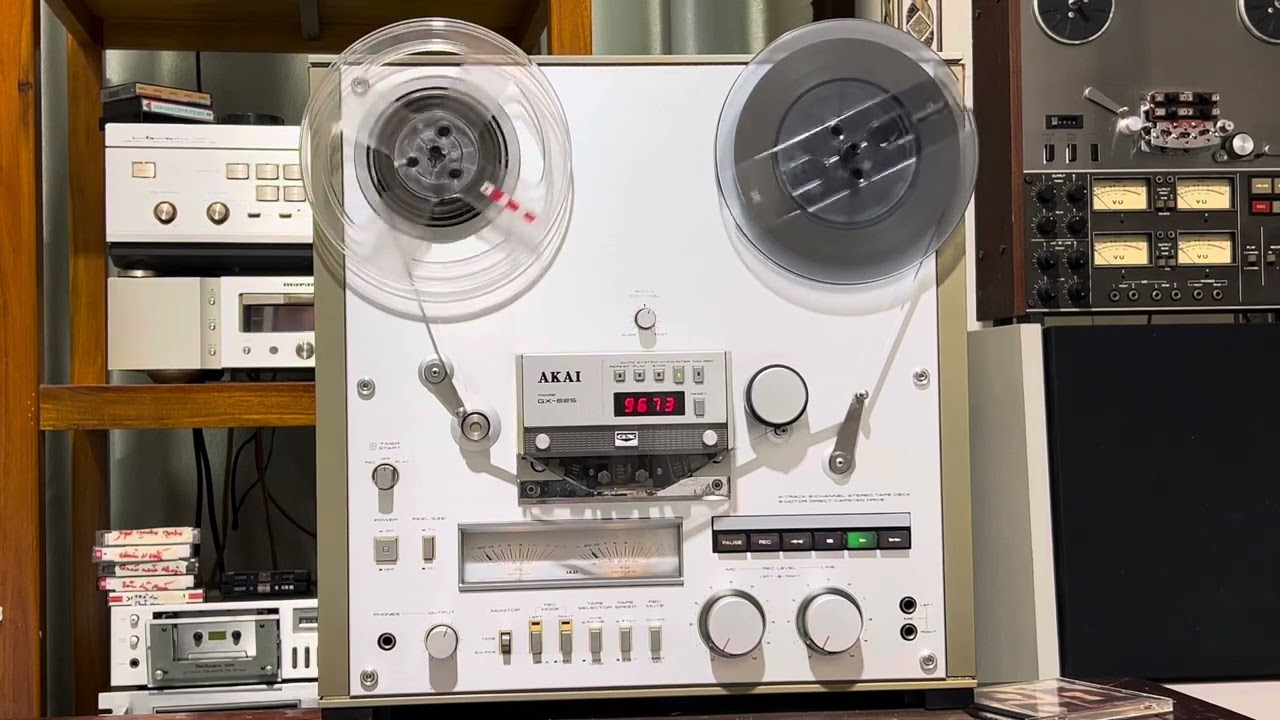 Akai GX 625 máy chạy băng 7- 10in có HUB zin theo máy hoạt động thâu phát tốt : ĐT 0363200079
