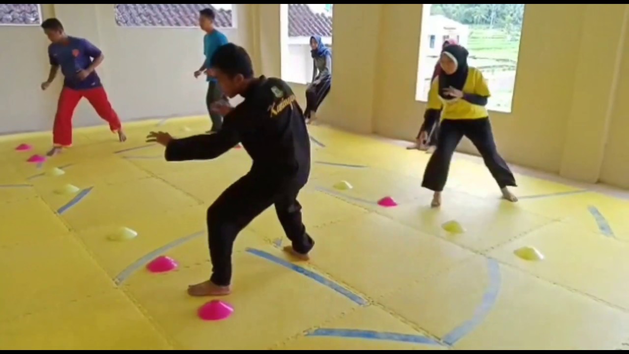 Latihan kelincahan dan tekhnik pencak silat