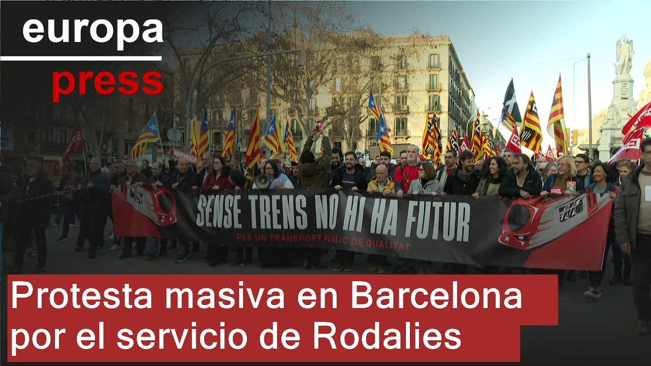 Barcelona vive una multitudinaria protesta sobre la gestión del servicio de Rodalies