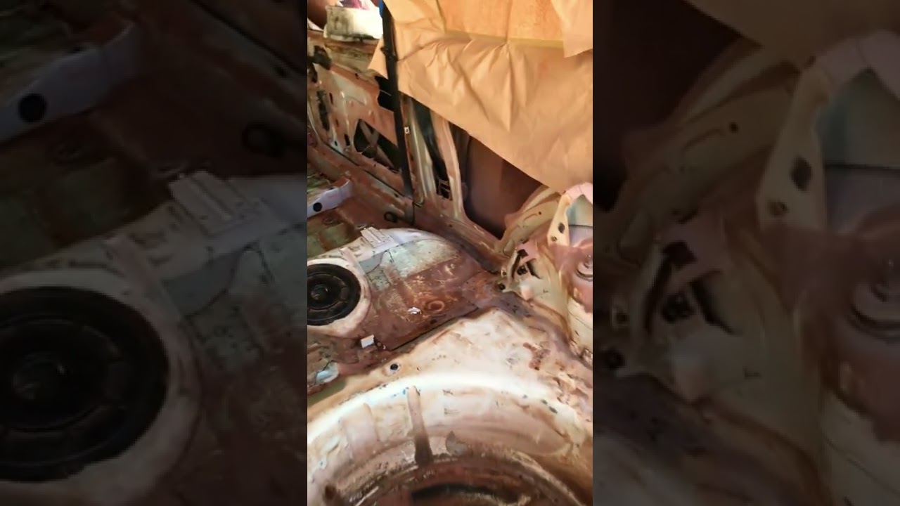 Início da reforma do Corsa Wind Branco 96… Olhem a cor desse carro kkk….